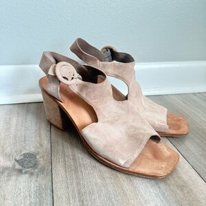 Via Spiga Women's Suede Block Heel Ankle Strap Sandals beige size 8.5